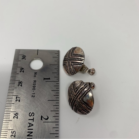 Vintage Silver Toned Screw Back Earrings Black Rope X Design - Picture 6 of 6